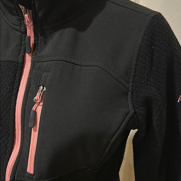 Snozu Black and Pink Ski Jacket with High Collar and Fitted Silhouette. Small - Picture 3 of 8